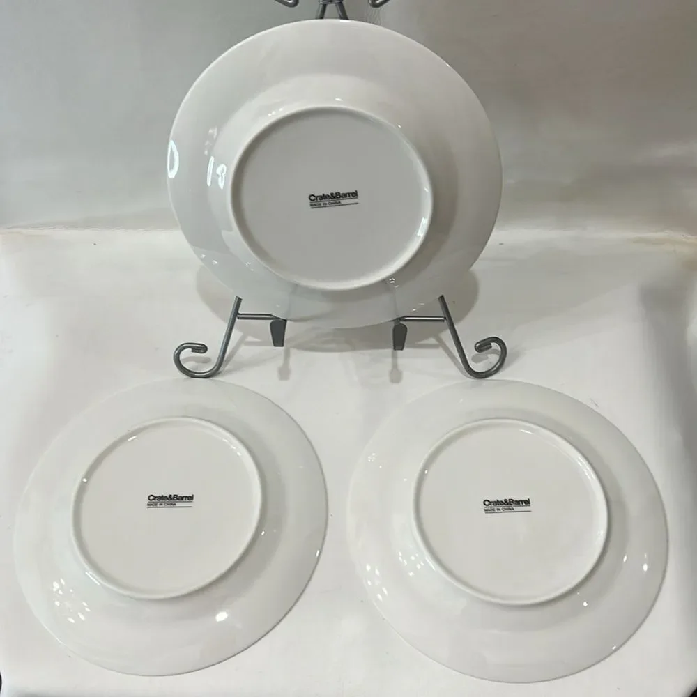 Crate and Barrel Christmas Holiday Dessert Salad Side Plate 7 1/2 In Round Set 3